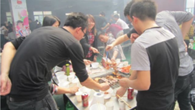 顺祥开展“放飞心情，欢乐无限”烧烤活动