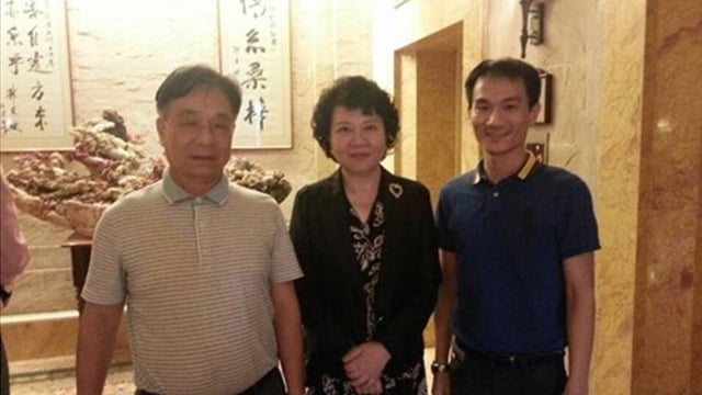 dongshichanglindaxiangreqingjiedaiguowuyuanqiaobanzhurenyuanping 董事长林大祥热情接待国务院侨办主任裘援平