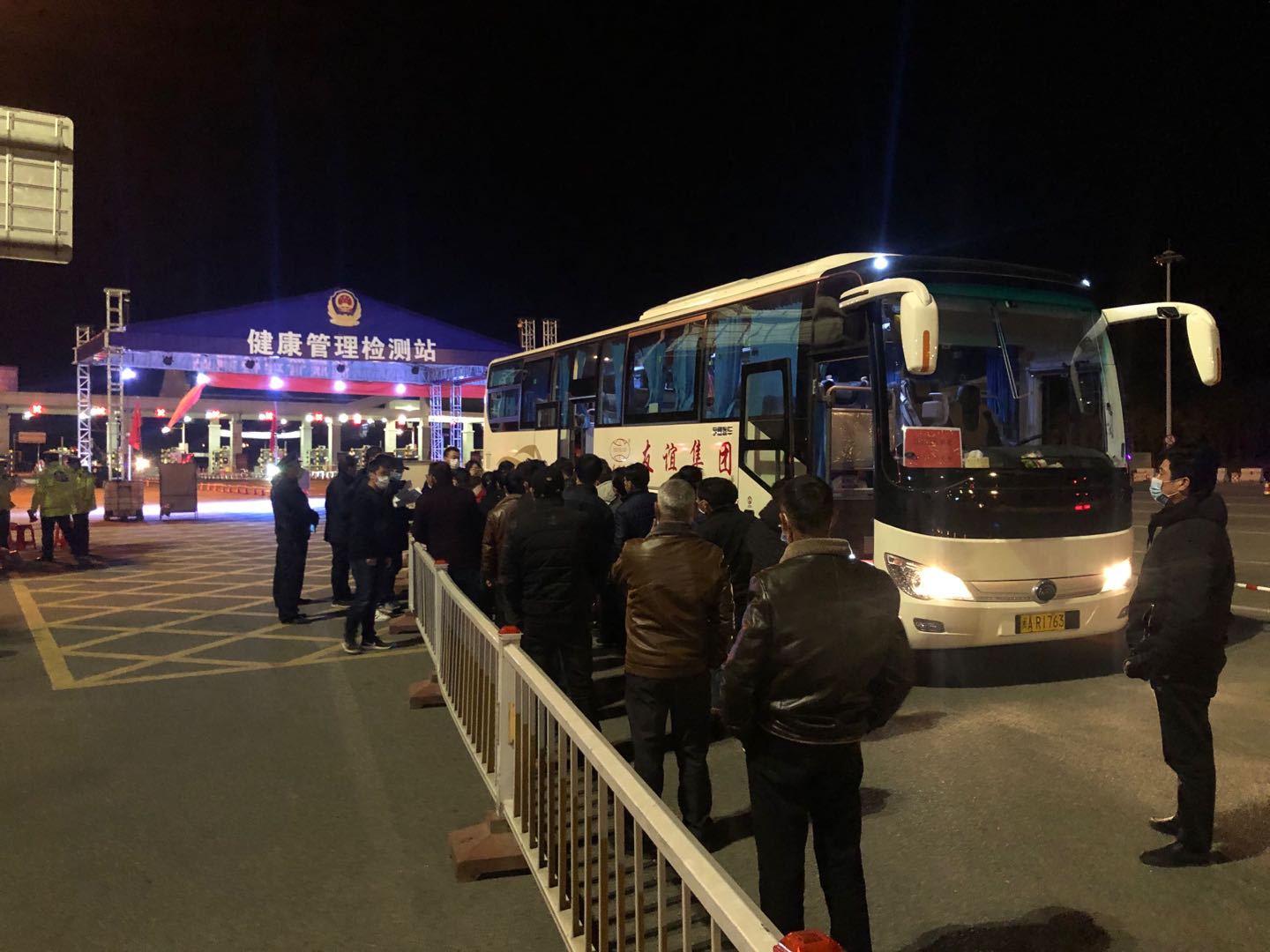 Ag亚洲集团集团专车行动，，，，江西籍员工返融！